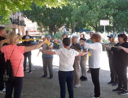 El CAP Sant Pere organiza una sesión de fisioterapia en la plaza de la Patacada de Reus