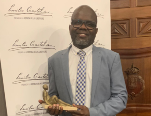 El cirurgià Robert Memba rep el Premi Emilio Castelar en la categoria de Salut