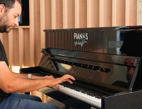 L’Hospital Joan XXIII instal·la un piano al vestíbul i convida a tocar a professionals, pacients i familiars